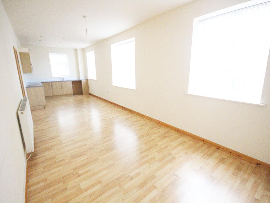 2 bedroom apartment To Let in Colne - IMG_3436.jpg